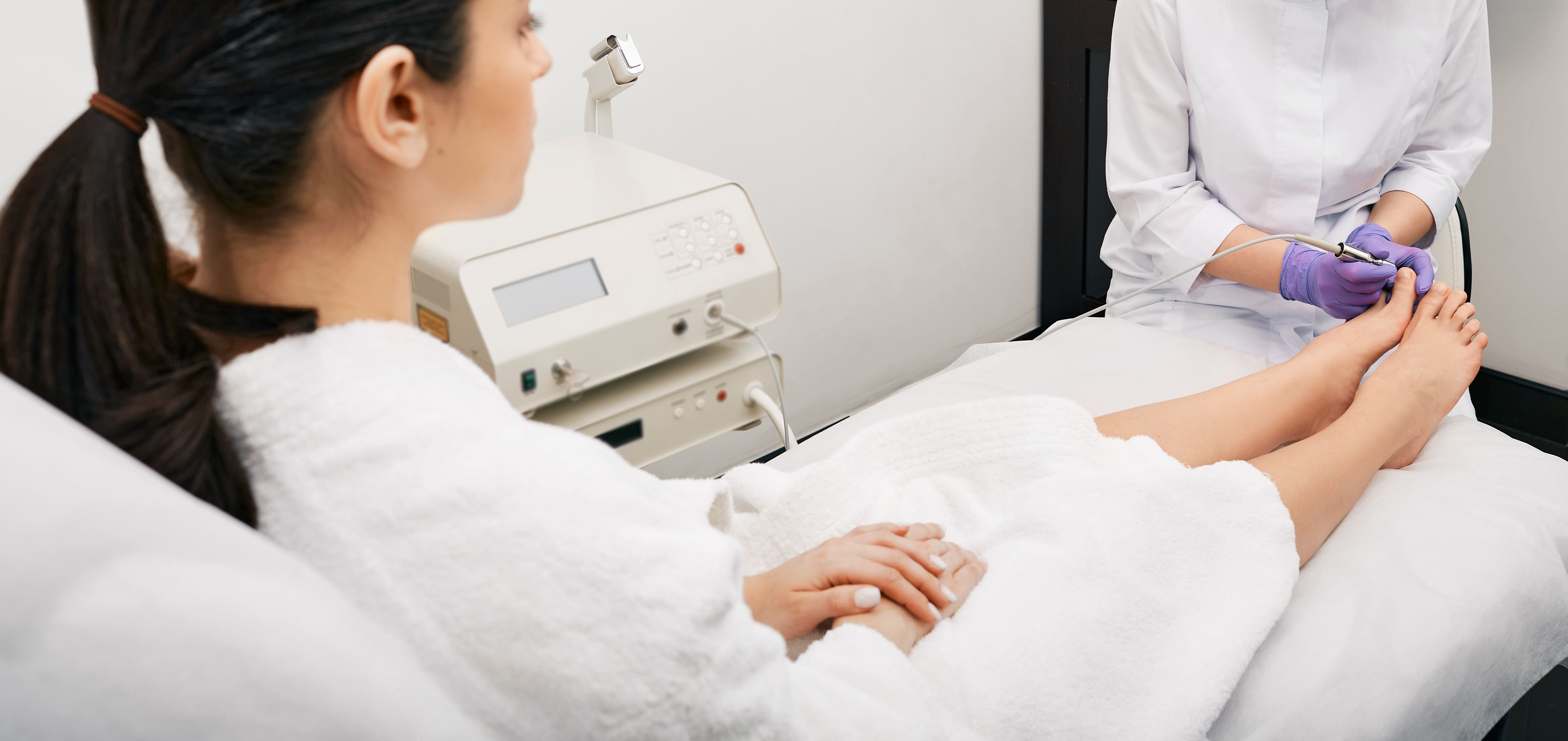 Tratamiento podológico profesional en Clinic Health